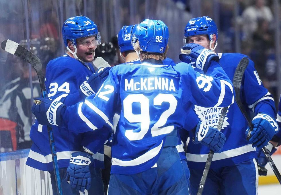Leafs winger Gavin McKenna scores 1st NHL goal