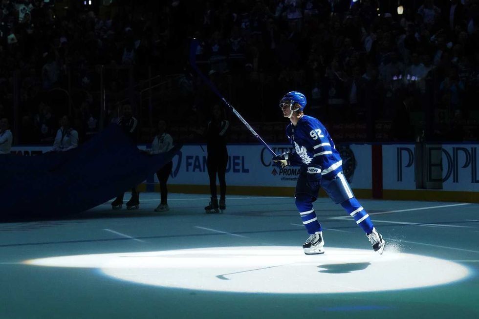 Leafs winger Gavin McKenna scores 1st NHL goal