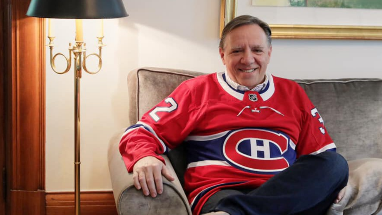 Legault réalise un rêve de « p'tit gars » et se prend pour un joueur du CH (VIDÉO)