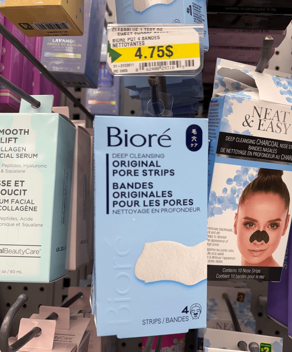 Les bandes nettoyantes pour les pores Bior\u00e9 sur les tablettes du Dollarama.
