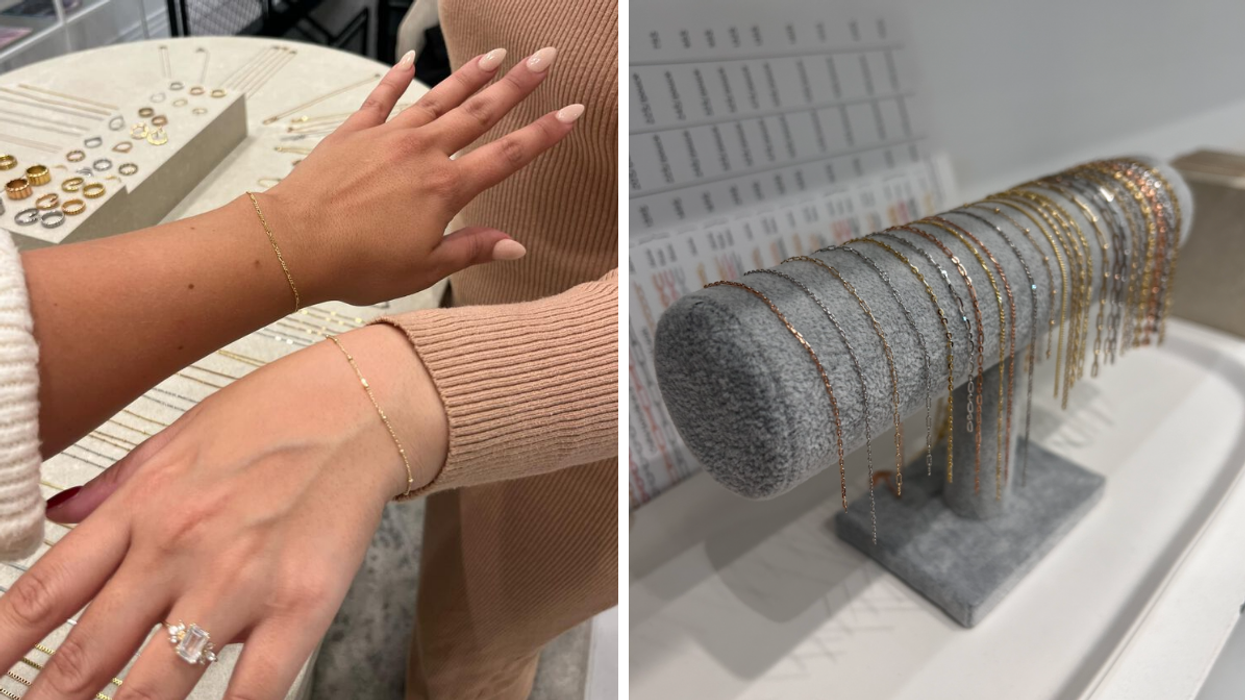 Les bras de deux personnes avec un bracelet permanant. Droite : Les options de chaines de la boutique Prysm à Montréal.