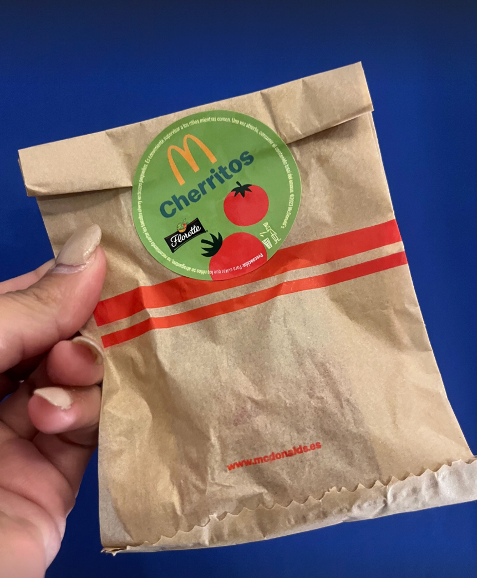 Les cherritos dans leur emballage du McDonald's en Espagne.