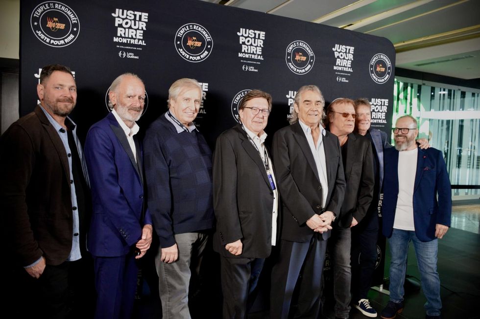 Les com\u00e9diens de la saga Les Boys au Temple de la renomm\u00e9e Juste pour rire