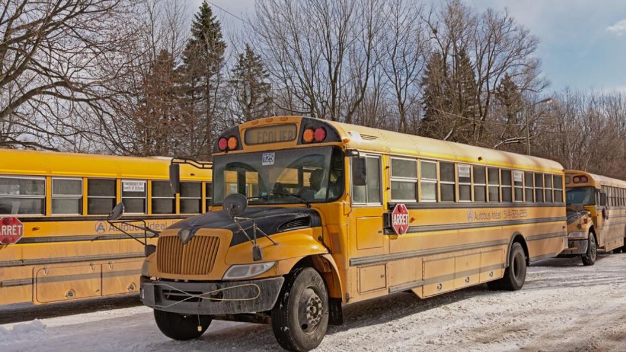 Les écoles primaires et secondaires vont fermer dès demain au Québec