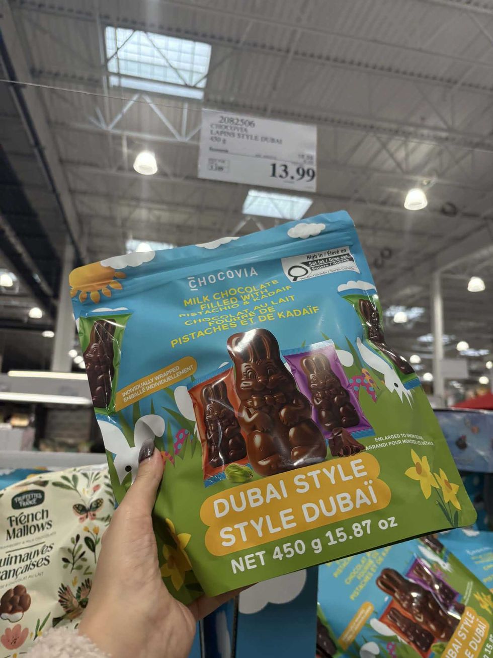 Les lapins en chocolat fourr\u00e9s pistaches et kada\u00eff style Duba\u00ef Chocovia au Costco.