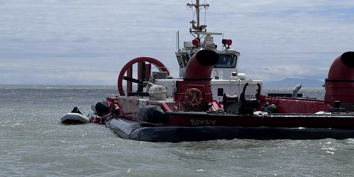 B.C. sailors tell of harrowing choices in rescue of charter sinking survivors B.C. sailors tell of harrowing choices in rescue of charter sinking survivors
