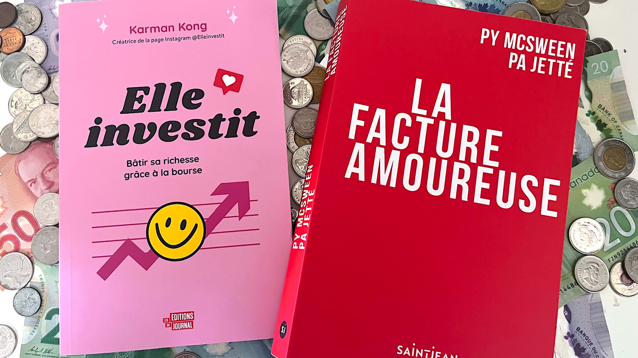 Livre Elle investit. Droite : Livre La facture amoureuse.