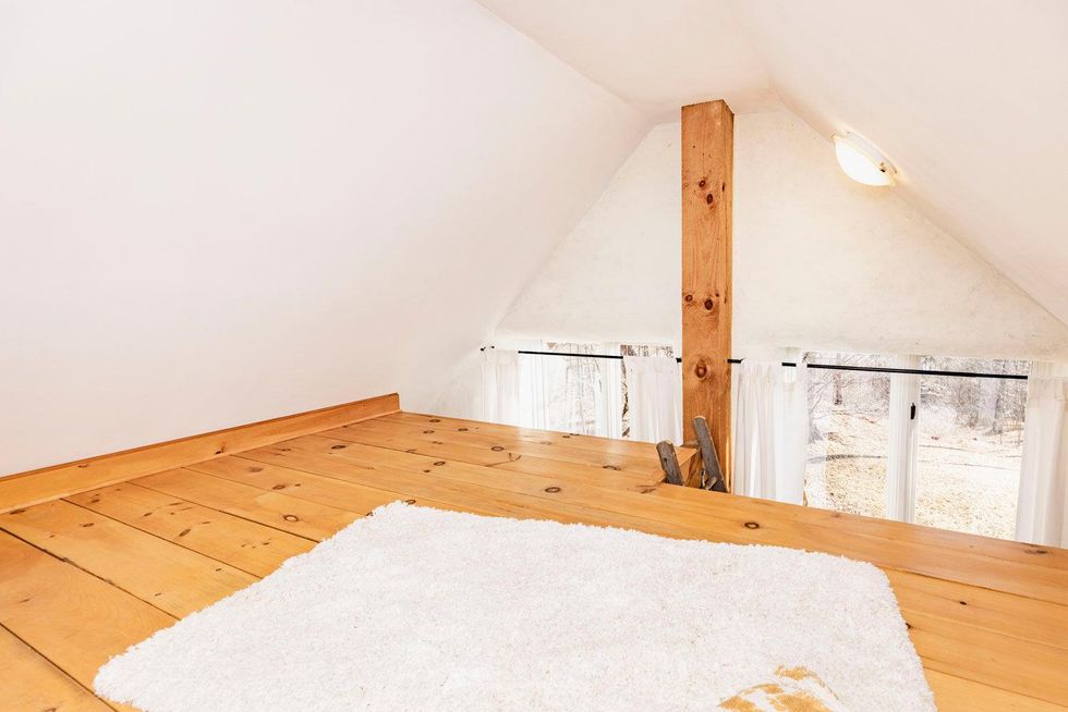 Loft area in the bedroom.