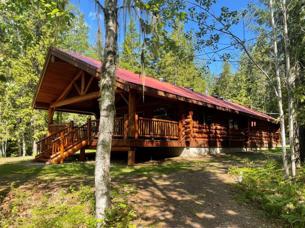 Log home for sale in B.C.
