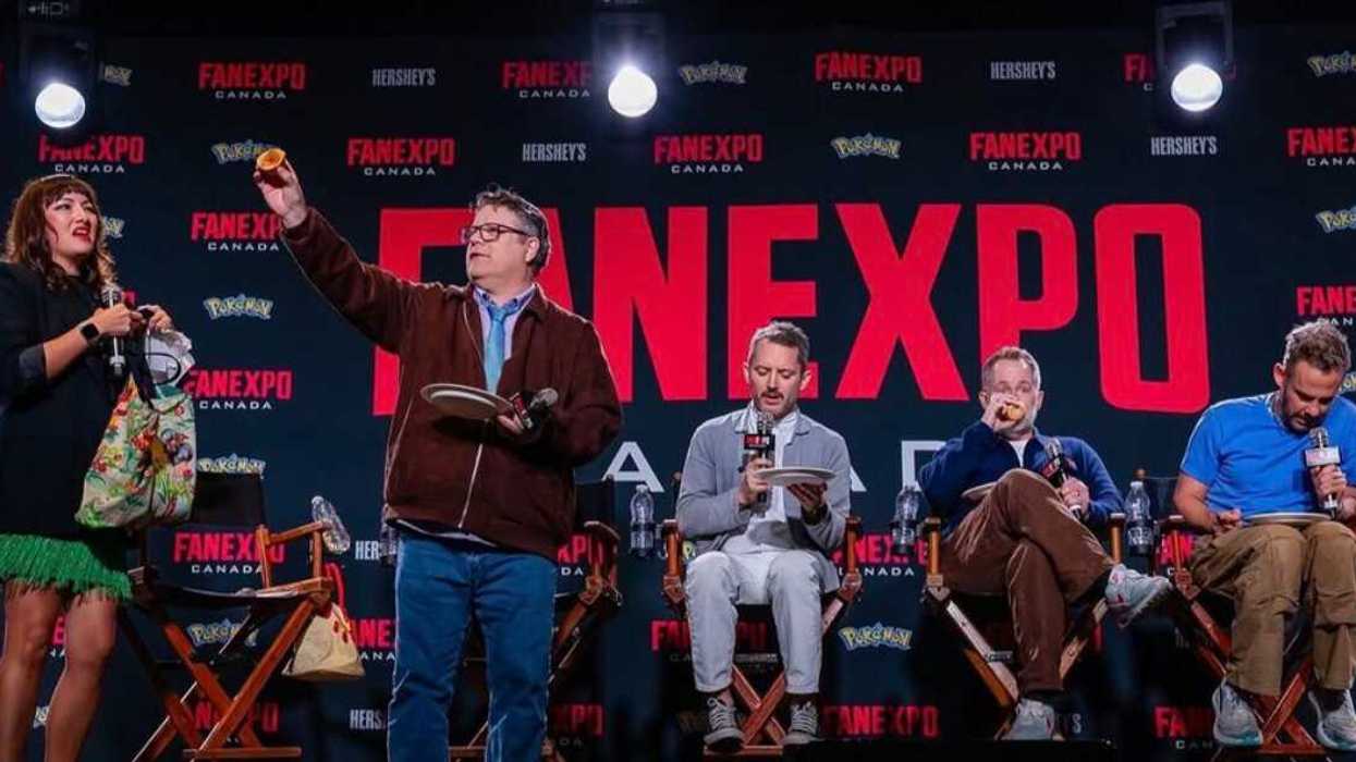 Lord of the Rings stars try butter tarts at an event in Toronto.