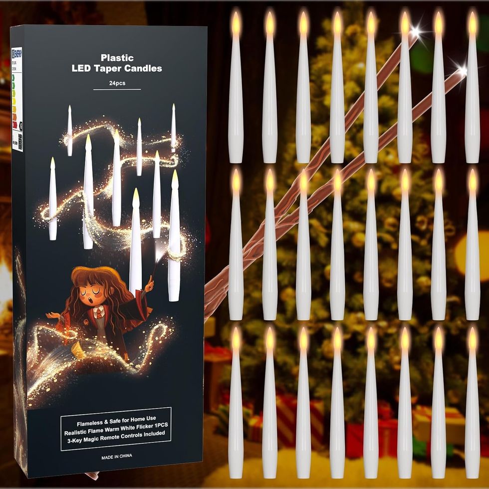Lot de 24 bougies flottantes sans flamme Aonesy avec deux baguettes sur le site d'Amazon Canada.