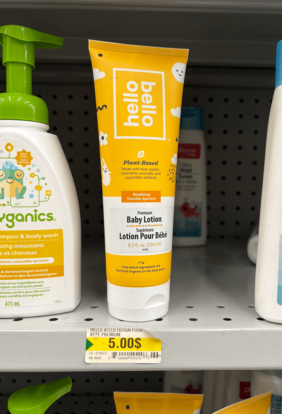 Lotion pour b\u00e9b\u00e9 sur les tablettes du Dollarama.