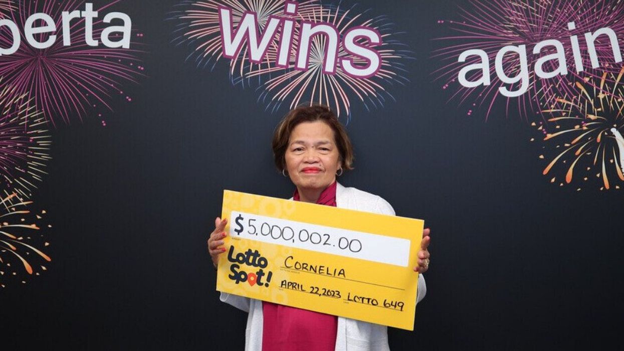 Lotto 6/49 winner Cornelia Cayanan