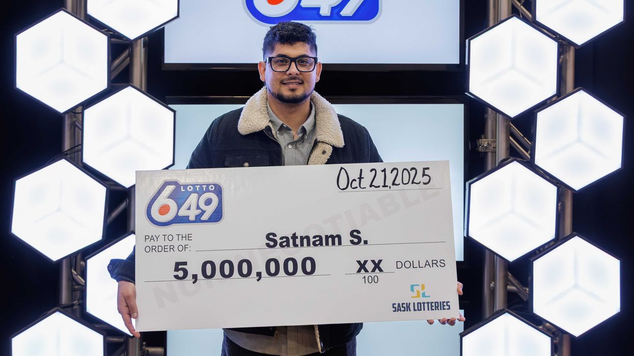 lotto 6/49 winner satnam singh with a $5 million cheque