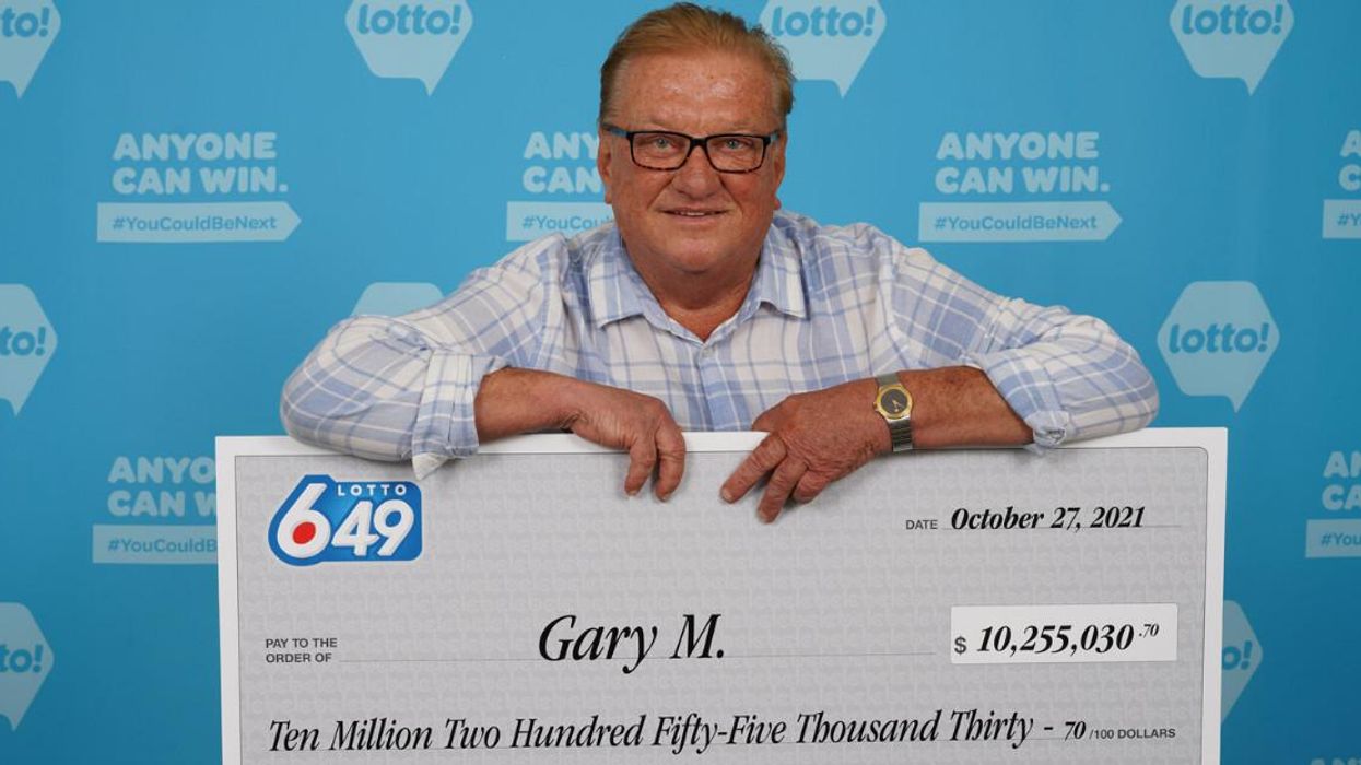 Lotto Jackpot Winner Forgot His Glasses So A Girl At The Gas Station Told Him He'd Won $10M