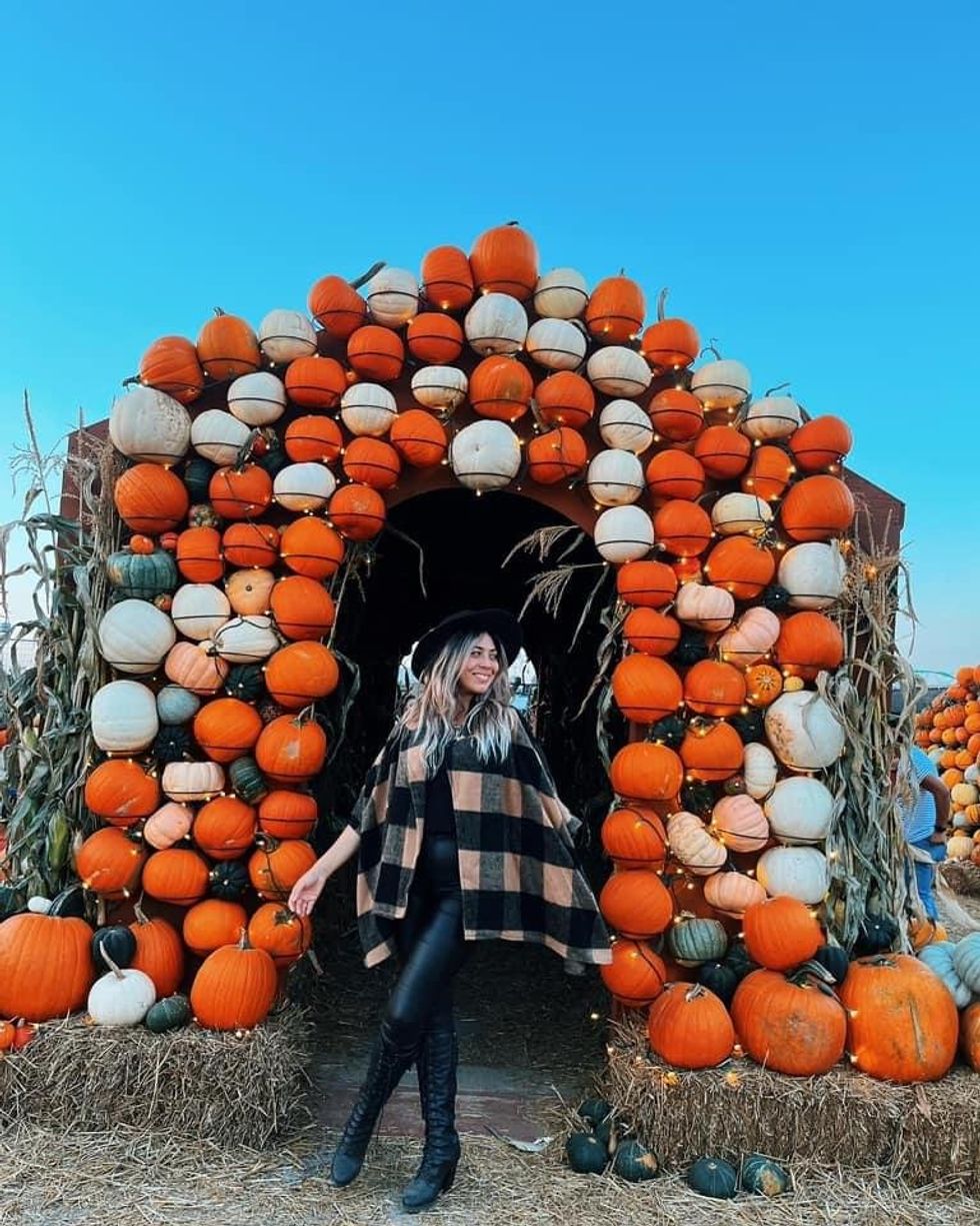 Luisa at Pumpkinville.