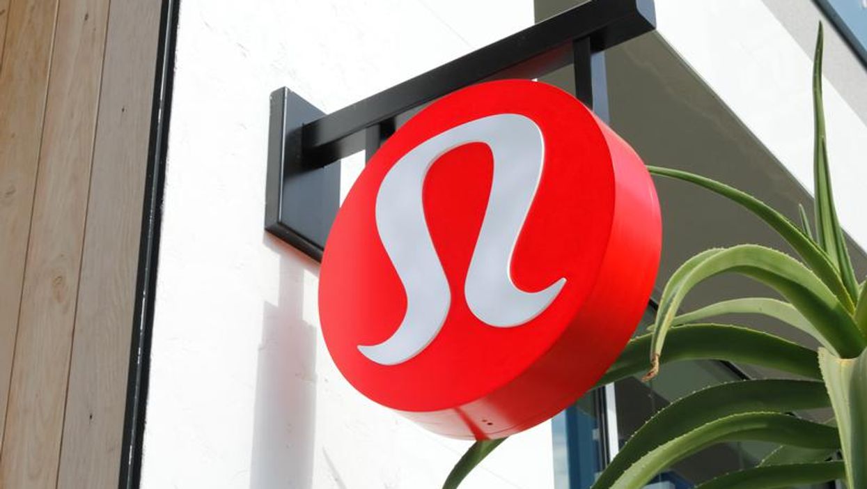 Lululemon Is Hiring In BC & Some Jobs Include Awesome Perks Like Employee Discounts
