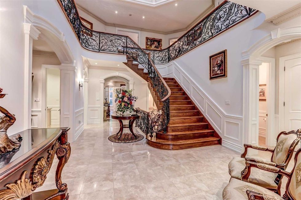 luxury home for sale in ontario