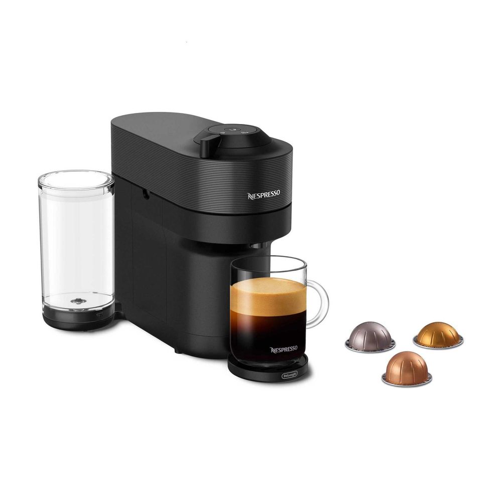 Machine \u00e0 caf\u00e9 et \u00e0 espresso Nespresso Vertuo POP+ noire avec tasse et capsules sur le site de Canadian Tire.