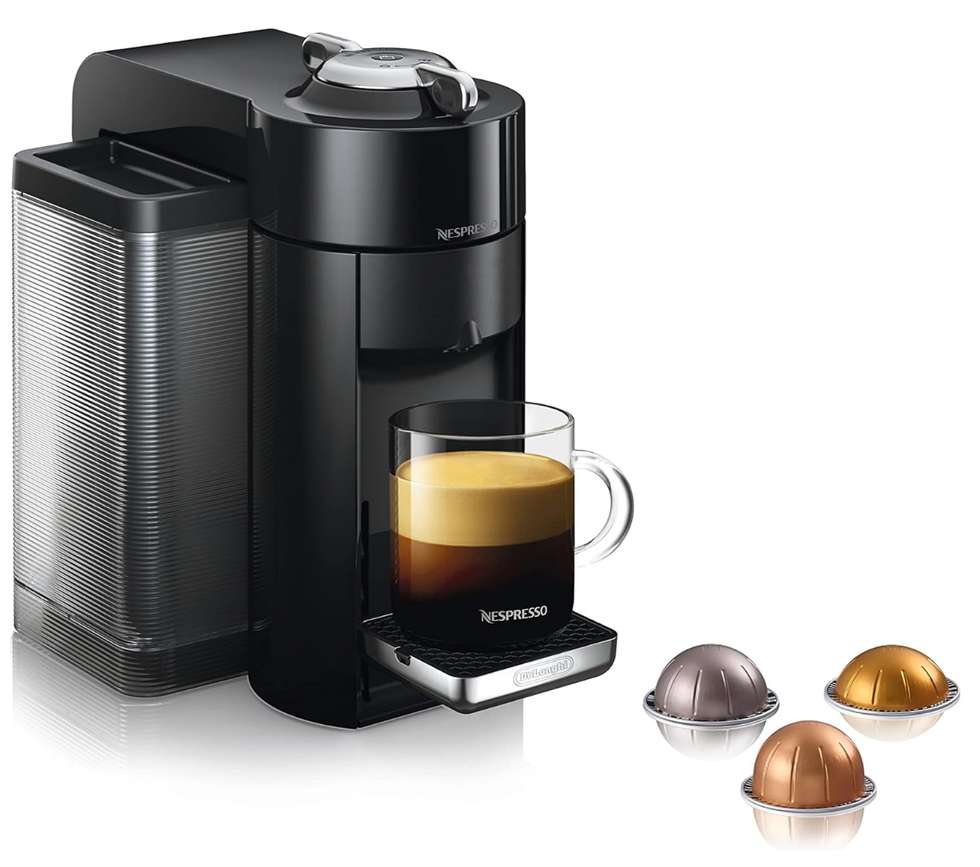 Machine \u00e0 caf\u00e9 Nespresso DeLonghi Vertuo noire.
