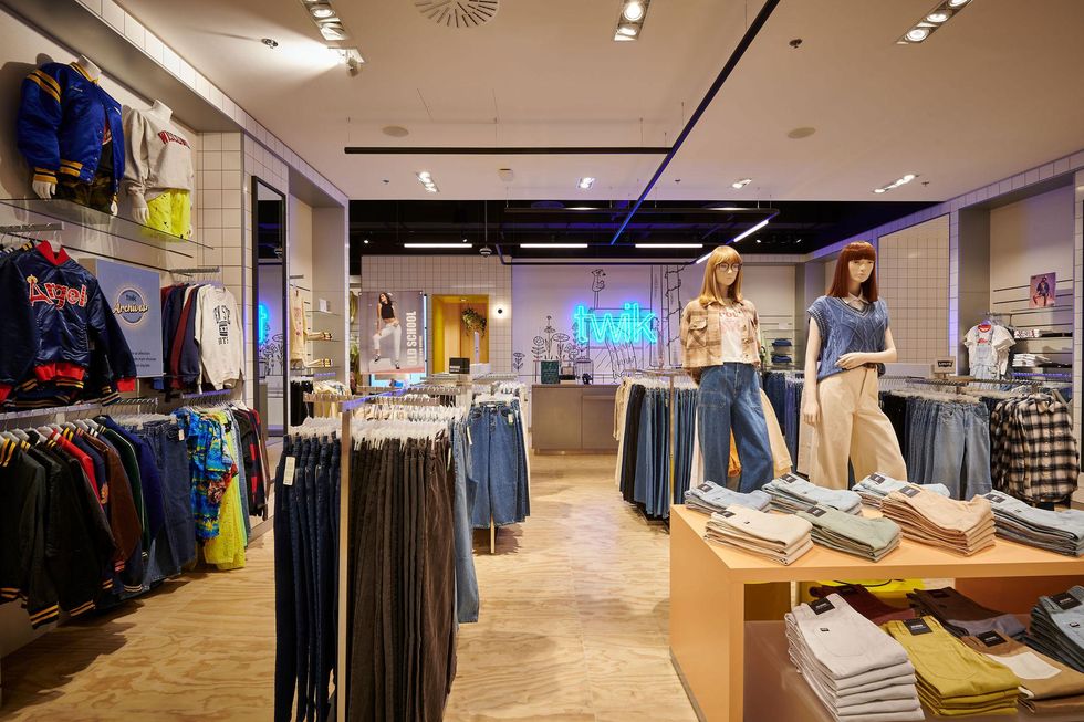 Magasin Simons du Fairview Pointe-Claire.