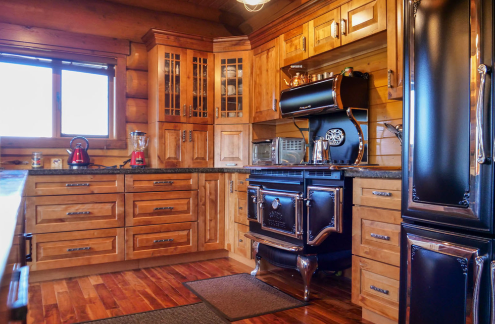 Majestic Lakeside Log Home.