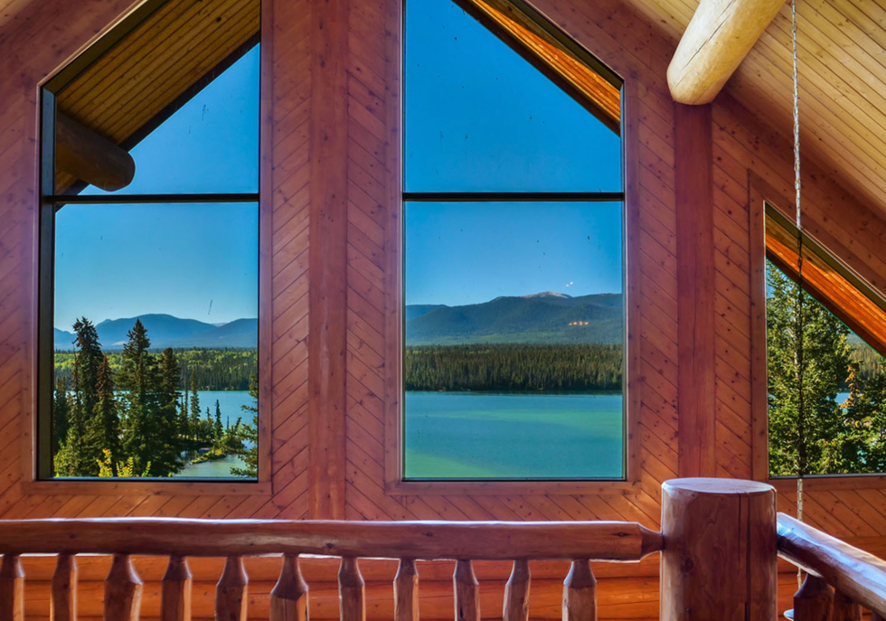 Majestic Lakeside Log Home.