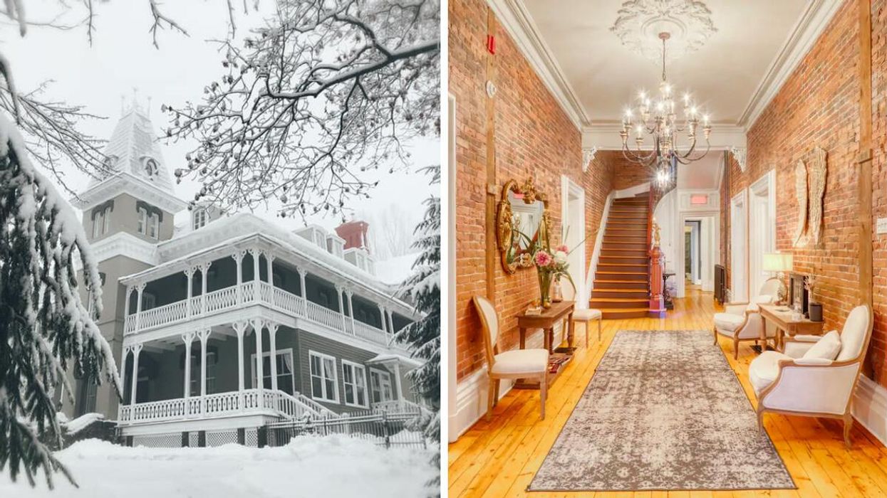 Manoir Maplewood à Waterloo. Droite : Intérieur du Manoir Maplewood.