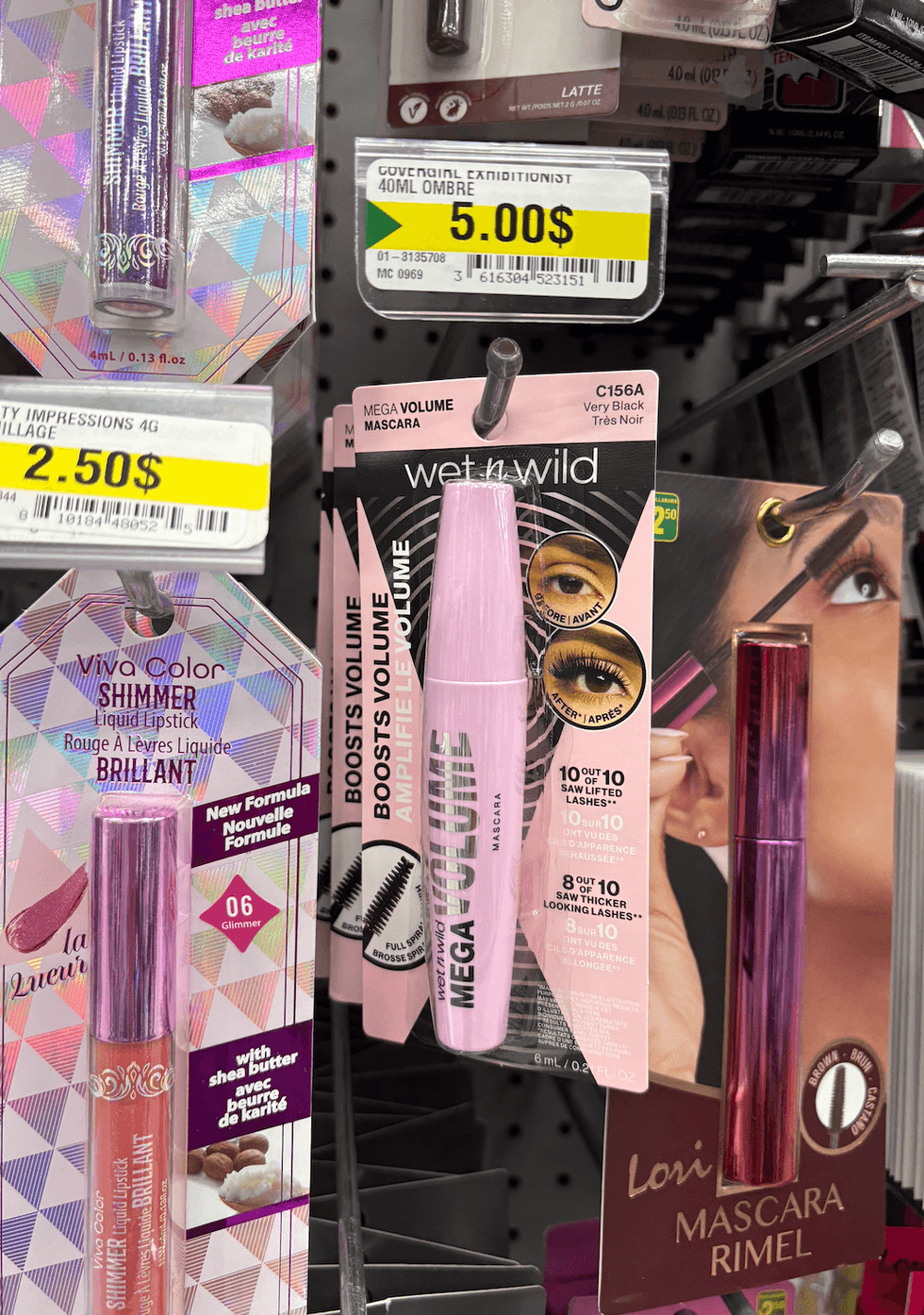 Mascaras Wet N Wild sur les \u00e9tag\u00e8res du Dollarama.
