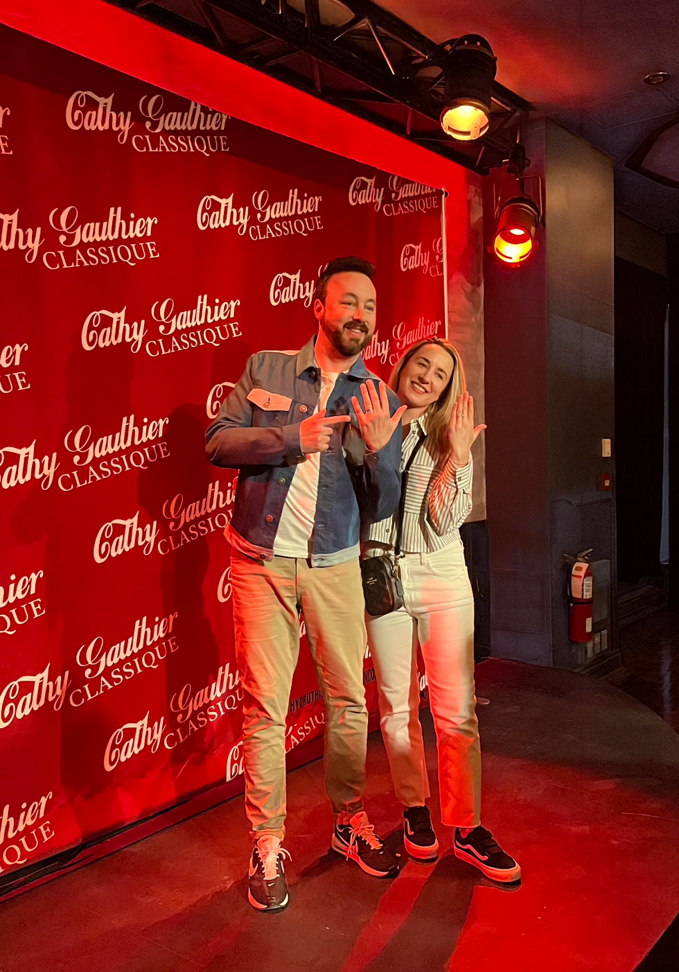 Mathieu Gratton et sa fianc\u00e9e.