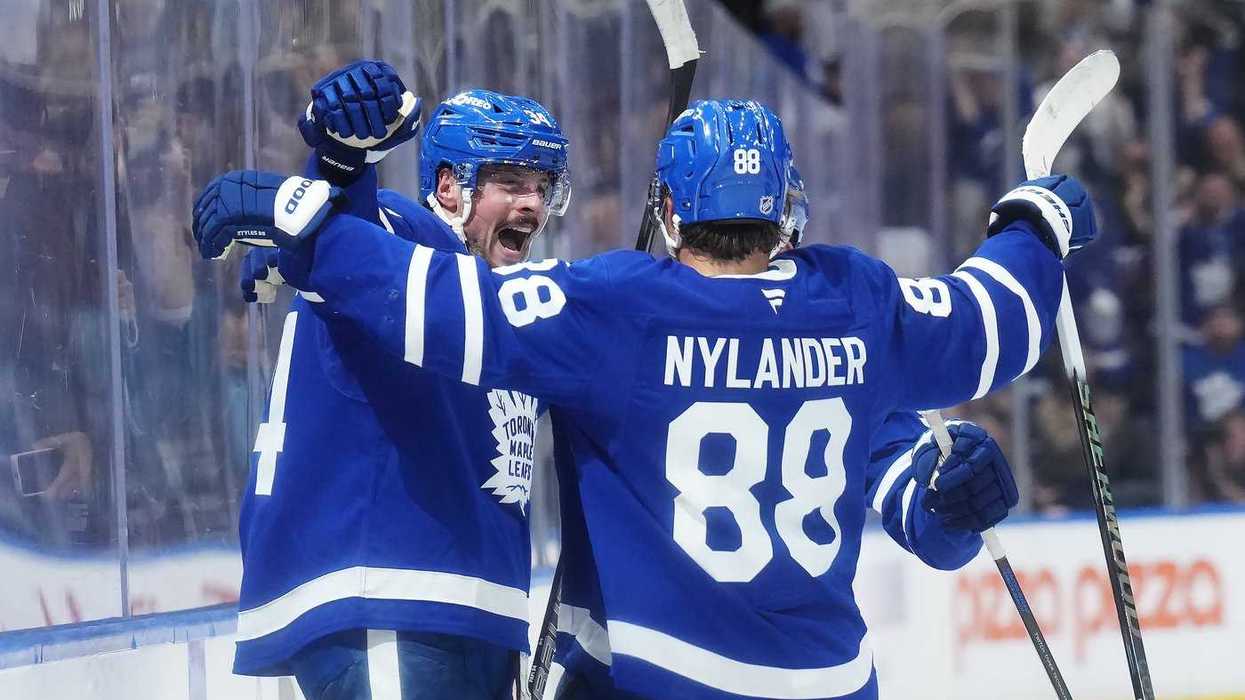 Matthews scores in OT, Leafs top Preds 5-4