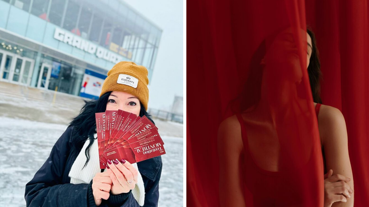 Mélanie Trudel, porte-parole du Salon Tentation Montréal avec des billets en main. Droite : Une femme derrière des rideaux rouges.