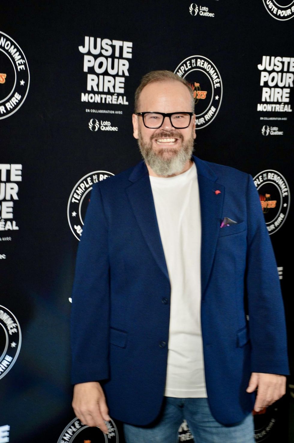 Michel Charette sur le tapis rouge du Temple de la renomm\u00e9e Juste pour rire.