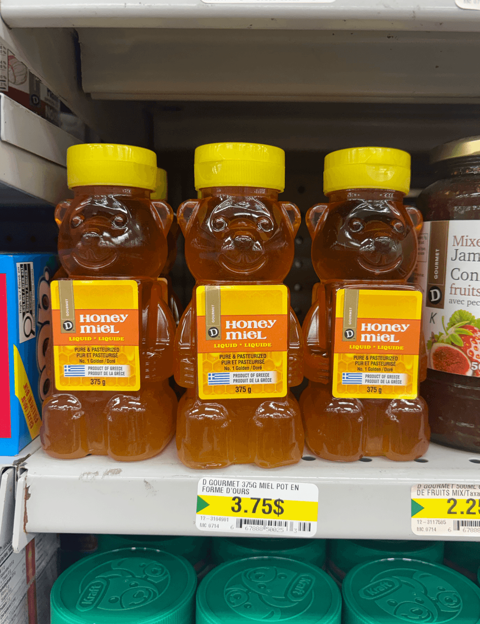 Miel liquide pasteuris\u00e9 sur les tablettes du Dollarama.