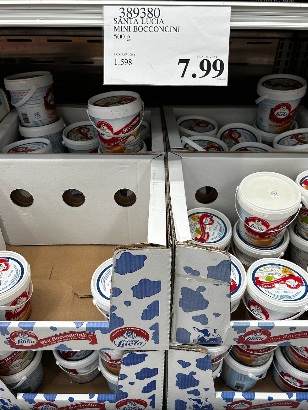 Mini Bocconcini Santa Lucia de la section des fromages au Costco.