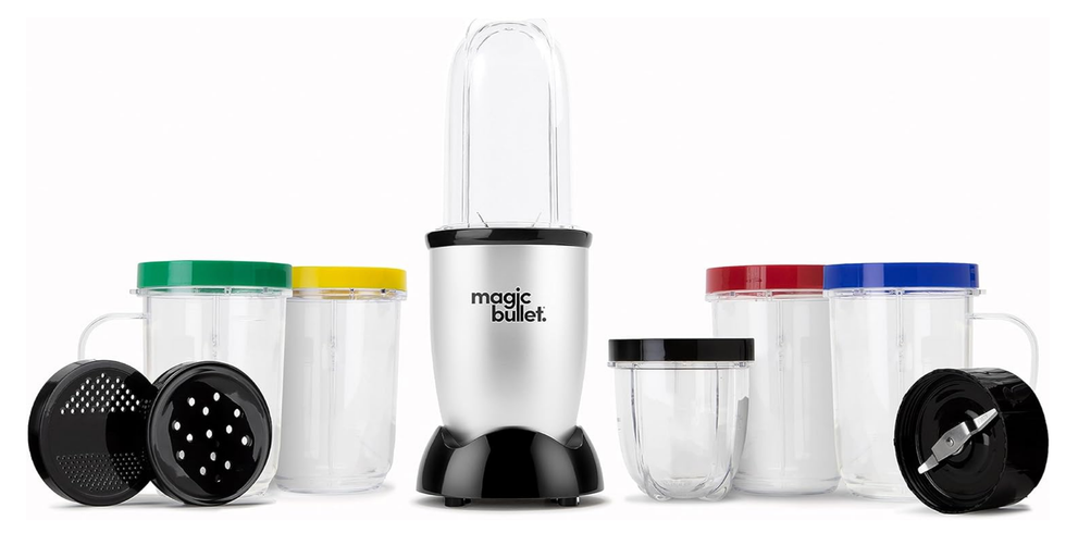 Mixeur Magic Bullet argent\u00e9 et ses verres et pi\u00e8ces diverses.