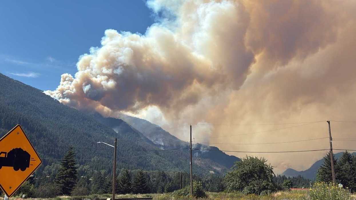 More alerts, Highway 1 closes amid B.C. wildfire