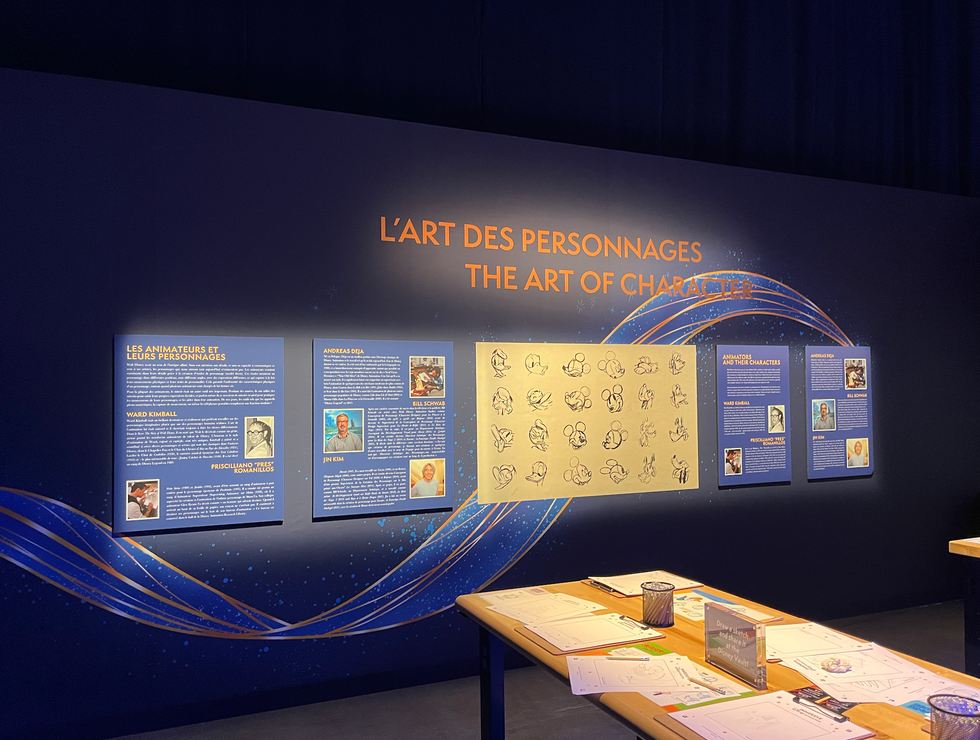 Mur avec le processus de dessin de Mickey Mouse de l\u2019exposition Immersive Disney Animation \u00e0 Montr\u00e9al.