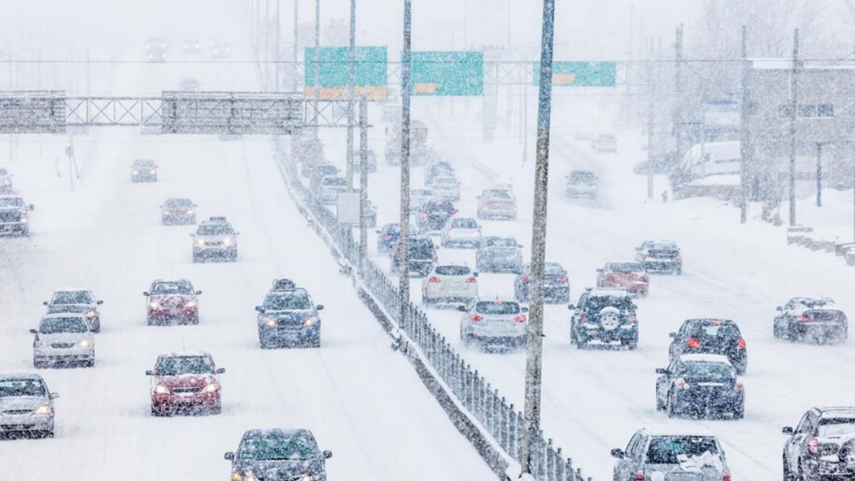 Neige sur l'autoroute à Montréal