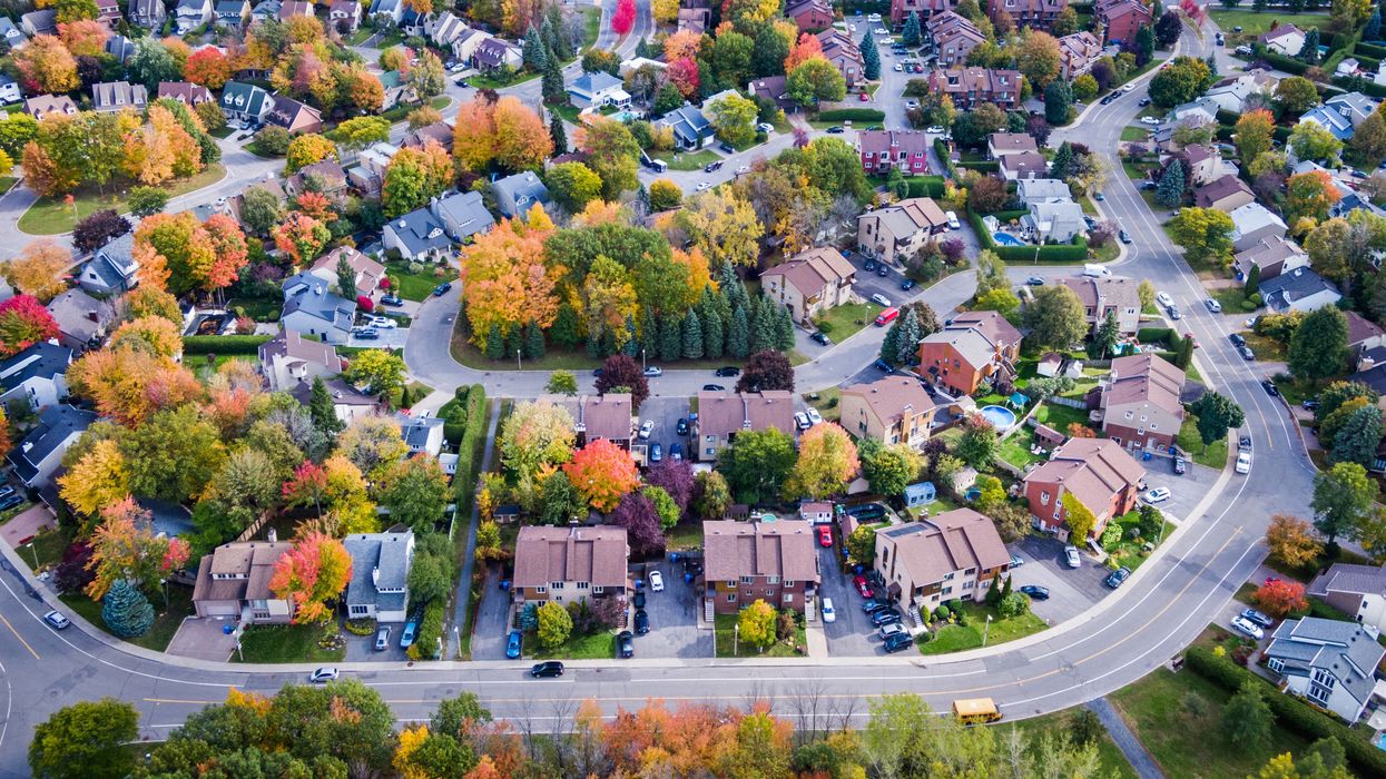 neighbourhood with houses in canada