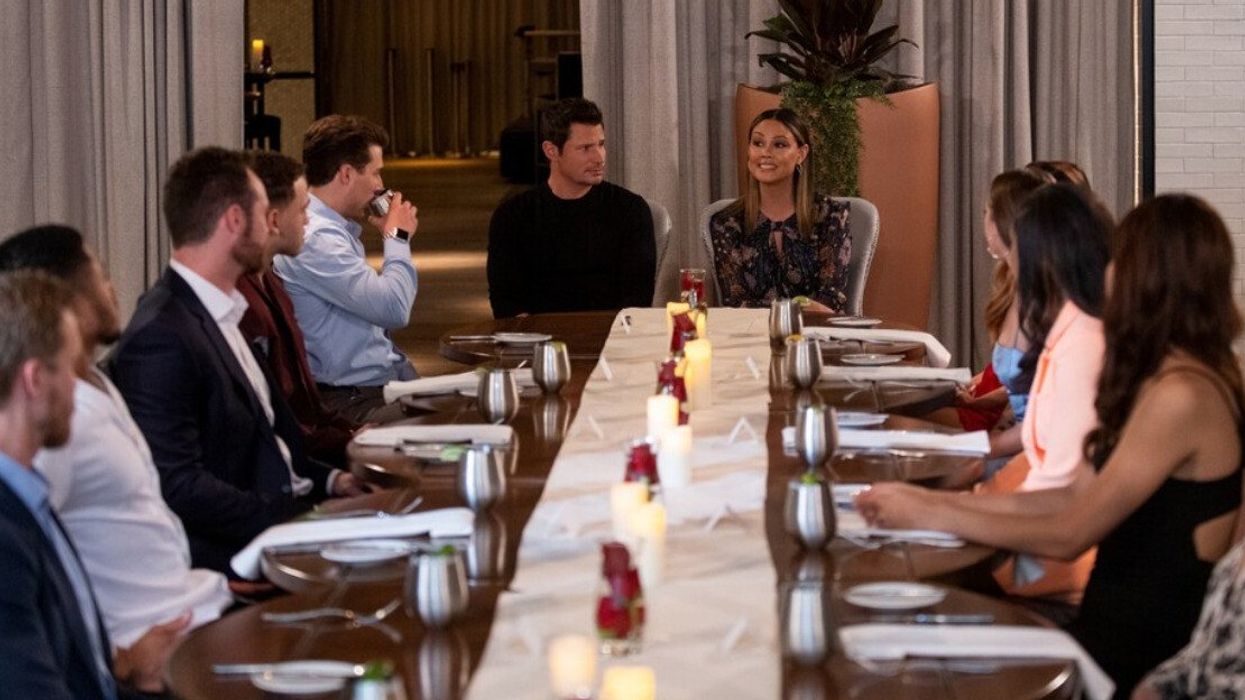 Nick and Vanessa Lachey with the cast of Season 1 of The Ultimatum: Marry or Move On.