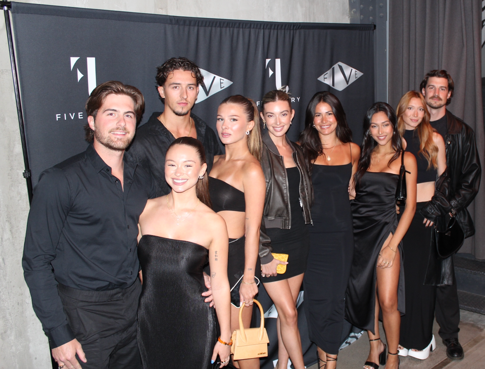 No\u00e9my Petit, Camille Portugais et Marilyne Bertrand.