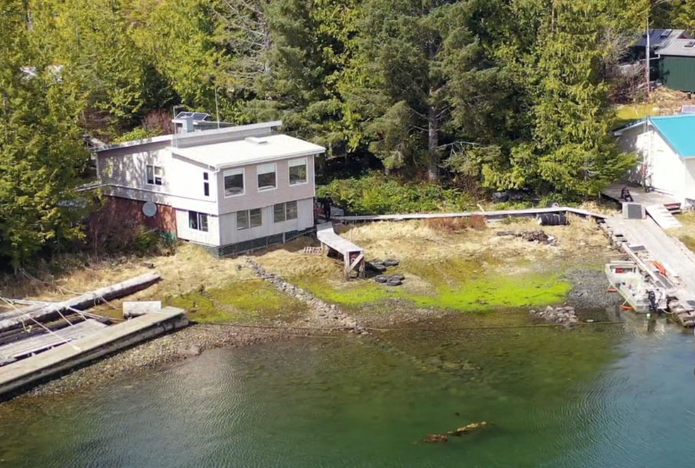This Oceanfront Home For Sale In BC Costs So Much Less Than The Average