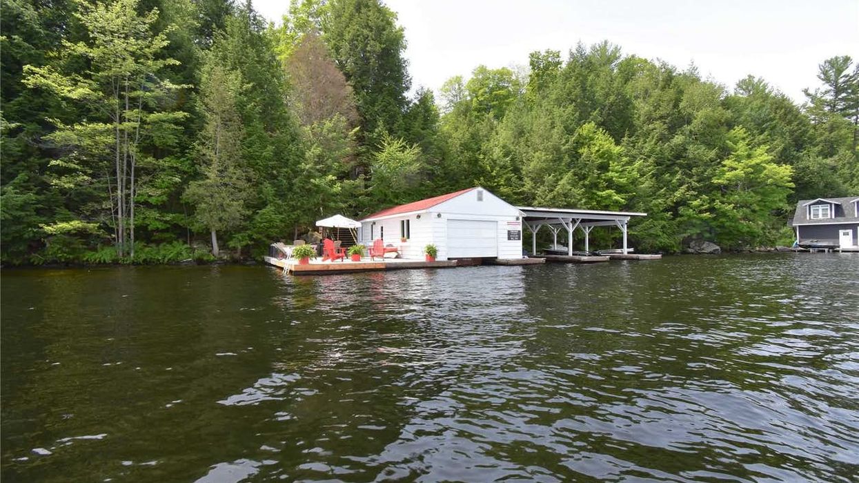 Ontario Cottage For Sale Has A Huge Floating Dock That Will Transport You To Paradise