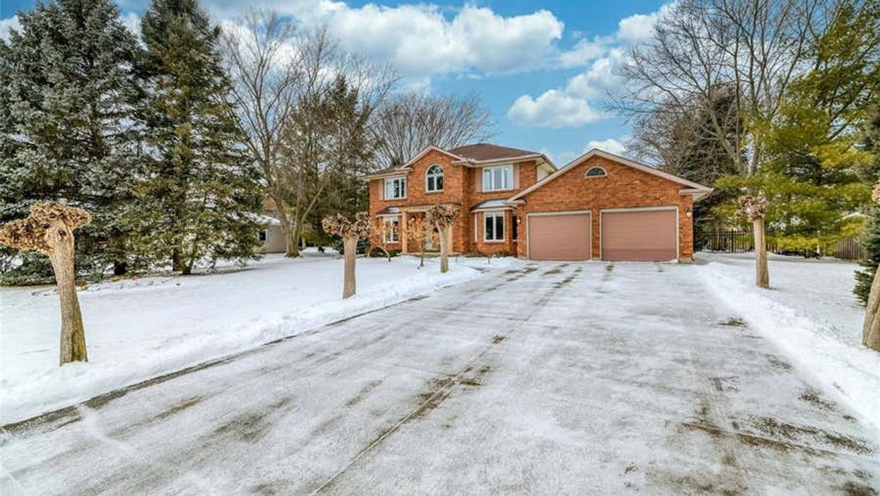 Ontario Home For Sale Is Under $850K & Has 18 Rooms
