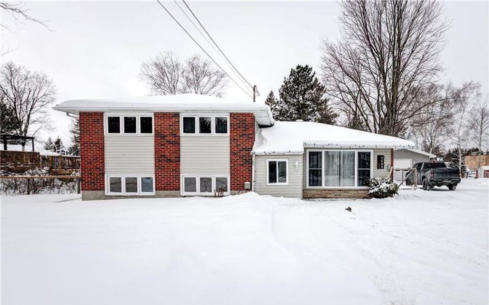 11 Ontario Homes For Sale That You Can Buy For Under 300K Narcity