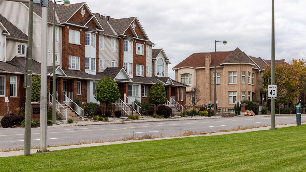 Ontario Is Getting 2 New Area Codes This Year & Here's What You Need To Know