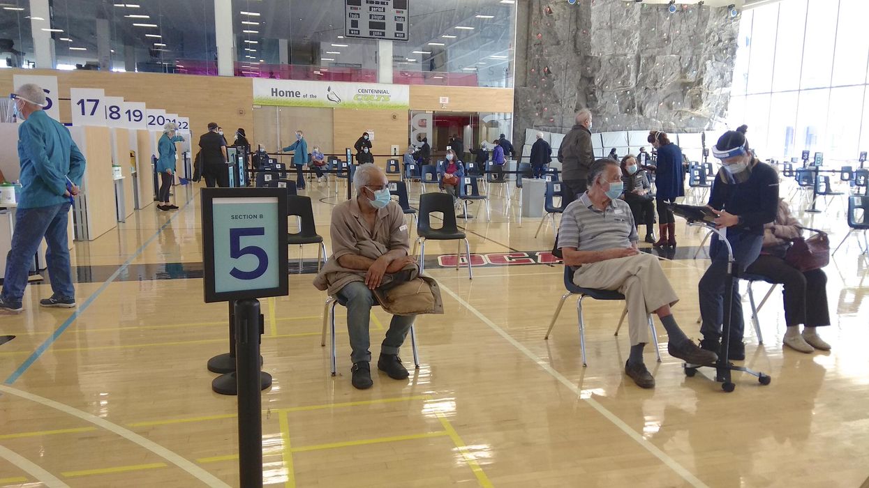 Ontario Is Letting More People Get A 4th Dose Of A COVID-19 Vaccine & Here's Who