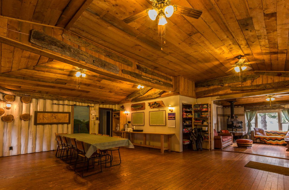 Ontario Lodge For Sale Has 20 Bedrooms And Is Still Somehow Listed Under $500,000