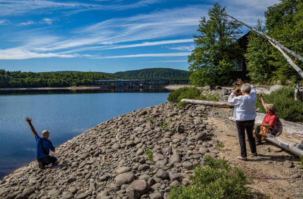 Ontario Lodge For Sale Has 20 Bedrooms And Is Still Somehow Listed Under $500,000